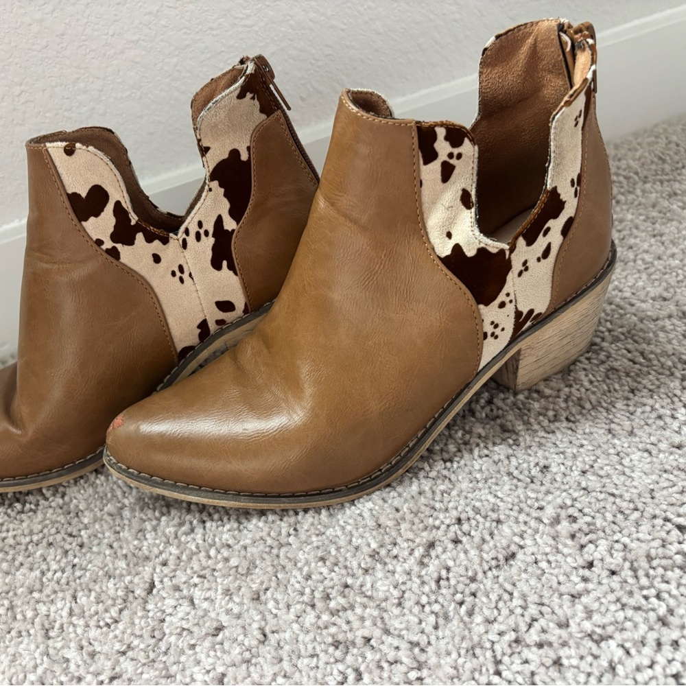Natural Reflections Tan Ankle Boots with Cow Print